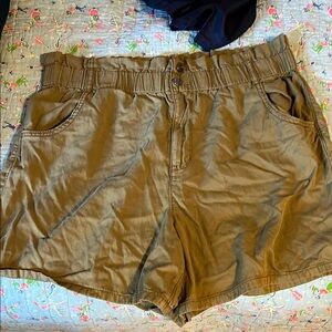 Wonderly Green Cargo Shorts Relaxed Fit